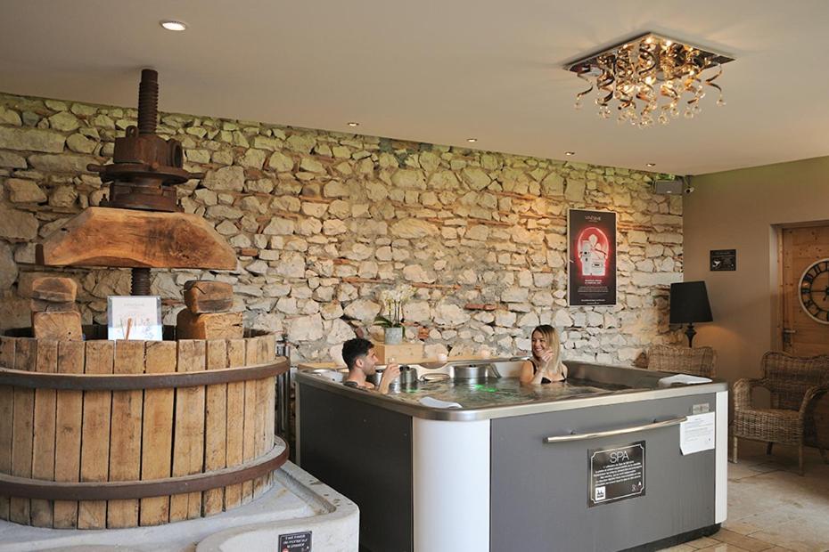 Les Villas Du Domaine De Suzel Vignieu Esterno foto