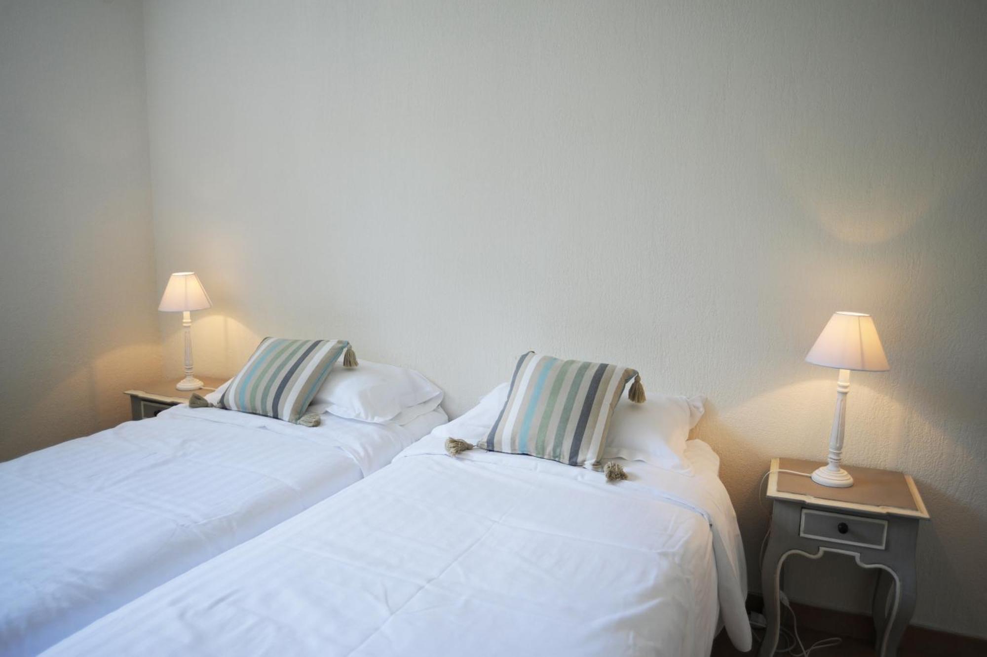 Les Villas Du Domaine De Suzel Vignieu Esterno foto