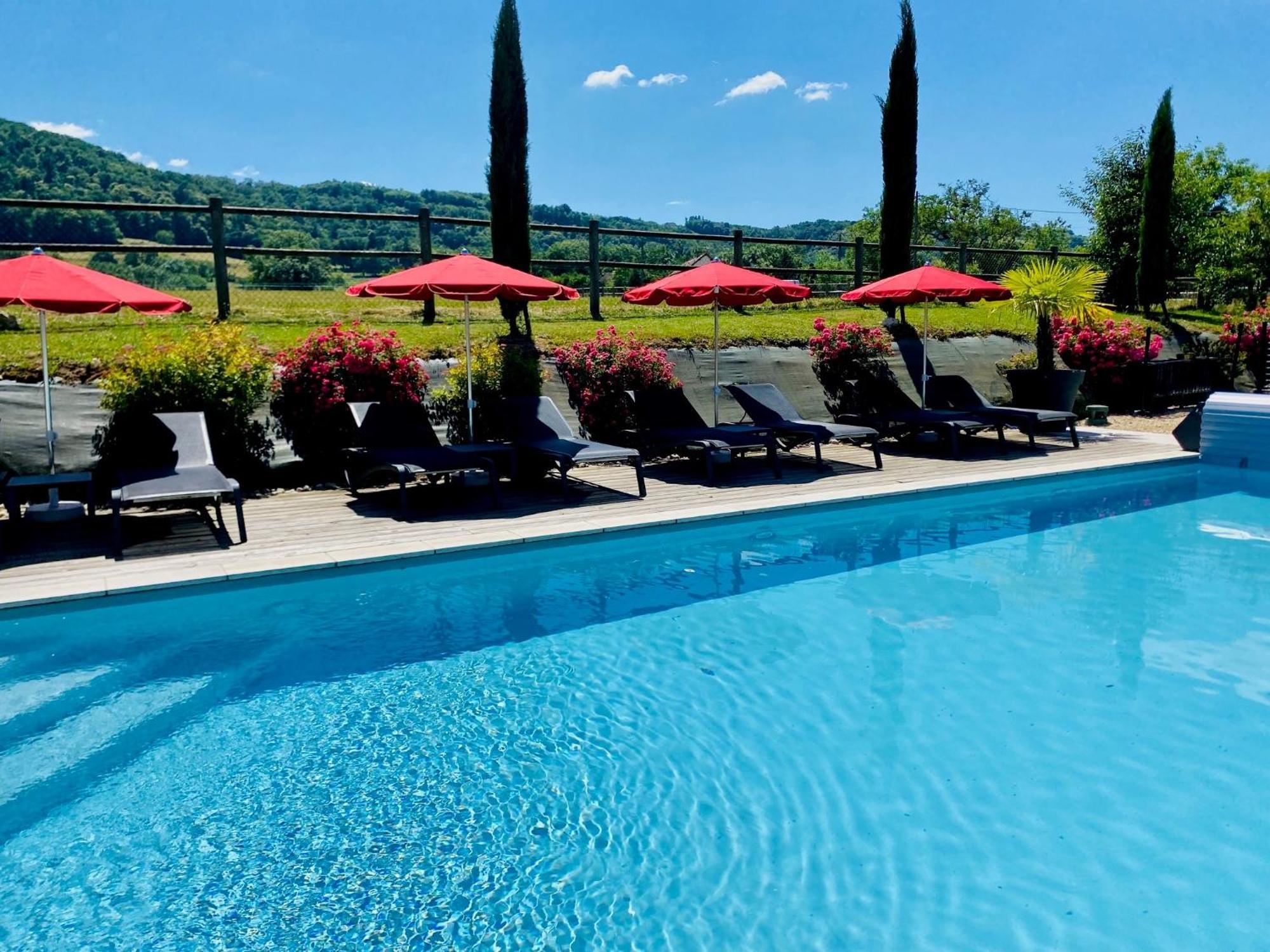 Les Villas Du Domaine De Suzel Vignieu Esterno foto